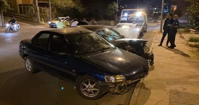 Karabük’te iki otomobilin çarpışması sonucu 2 kişi yaralandı