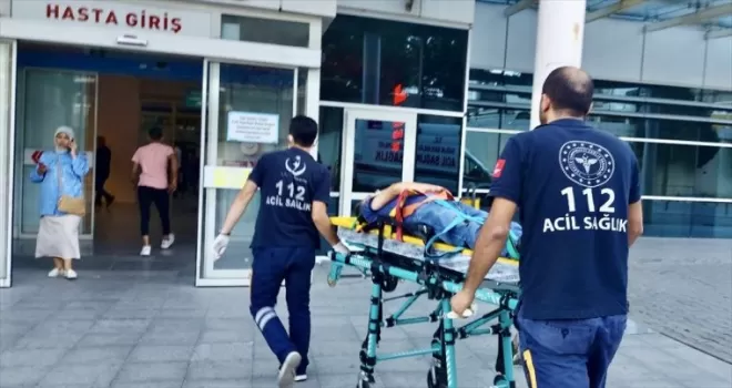 Karabük'te iki trafik kazasında 5 kişi yaralandı