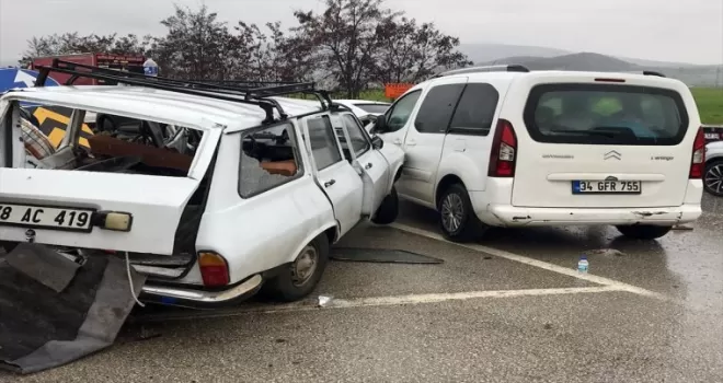 Karabük’te meydana gelen iki kazada 10 kişi yaralandı