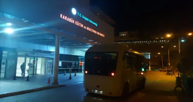 Karabük’te minibüs şoförü, araçta rahatsızlanan yolcuyu hastaneye götürdü