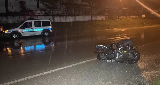 Karabük’te minibüsle çarpışan motosikletli kurye öldü