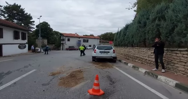 Karabük'te minibüsle cipin çarpışması sonucu 4 kişi yaralandı