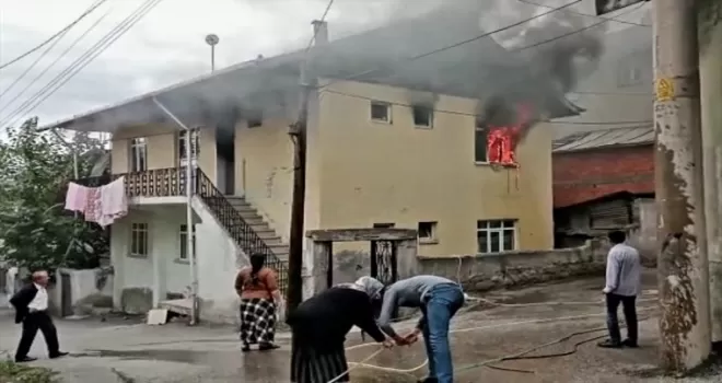 Karabük'te müstakil ev yangında hasar gördü