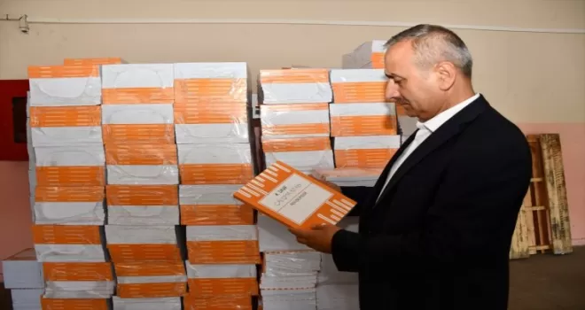 Karabük'te öğrencilere 227 bin yardımcı kaynak kitabı dağıtıldı