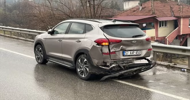 Karabük'te otomobil ile cipin çarpıştığı kazada 7 kişi yaralandı