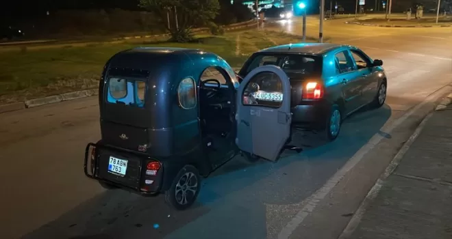 Karabük’te otomobille çarpışan elektrikli mini aracın sürücüsü yaralandı