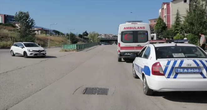 Karabük’te otomobille çarpışan motosikletin sürücüsü yaralandı