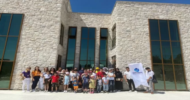 Karabük’te özel bireyler Lavanta Kokulu Safran Bahçesi’ni gezdi