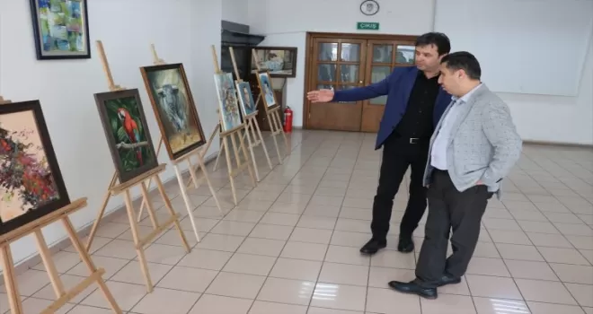 Karabük’te polis memuru resim sergisi açtı