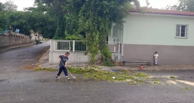 Karabük’te sağanak ve rüzgar etkili oldu
