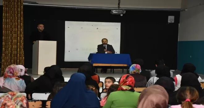 Karabük'te velilere yönelik aile eğitimi düzenlendi