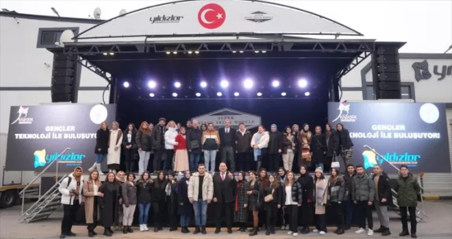 Karabük Üniversitesi öğrencileri sahne tır modülü Turna'yı inceledi