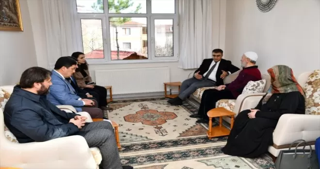 Karabük Valisi Gürel, şehit ailesi ve gaziyi ziyaret etti