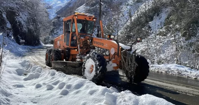 Karadeniz’de 5 ilde 752 yerleşim yerine ulaşım sağlanamıyor