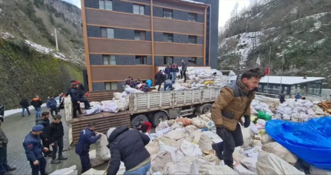 Karadeniz’den depremzedelere destekler sürüyor