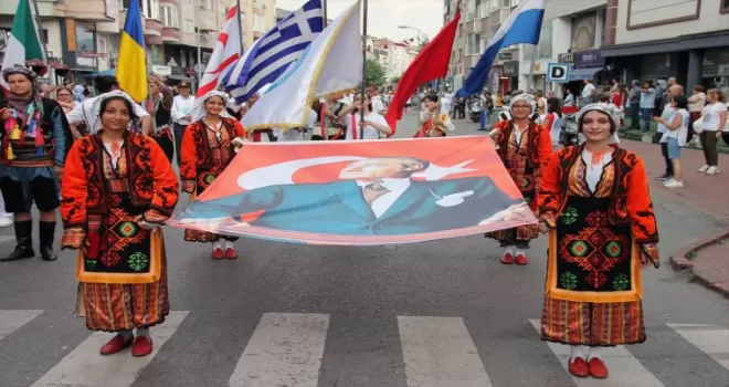 Karadeniz Ereğli’de festival coşkusu kortej yürüyüşüyle devam etti