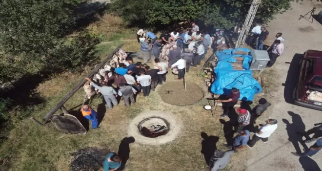 Kastamonu’da asırlık “kuyu kebabı“ geleneği yaşatılıyor
