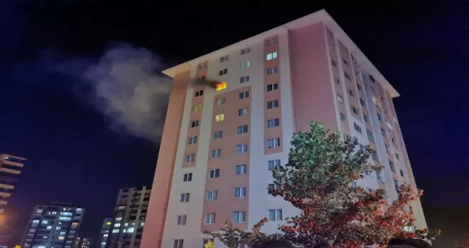 Kastamonu’da bir binanın 9. katında çıkan yangın söndürüldü