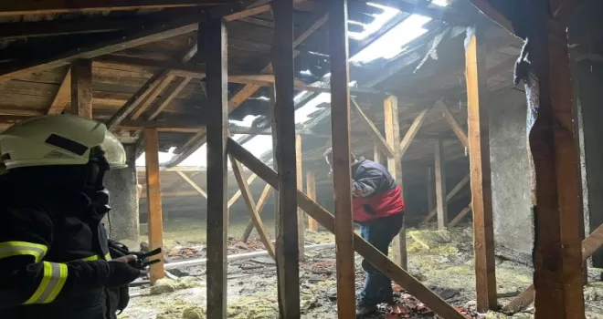 Kastamonu’da bir öğretmenevi cıkan yangında hasar gördü