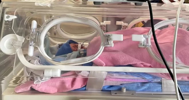 Kastamonu’da çöp konteynerinin yanında bulunan bebek Ankara’ya sevk edildi