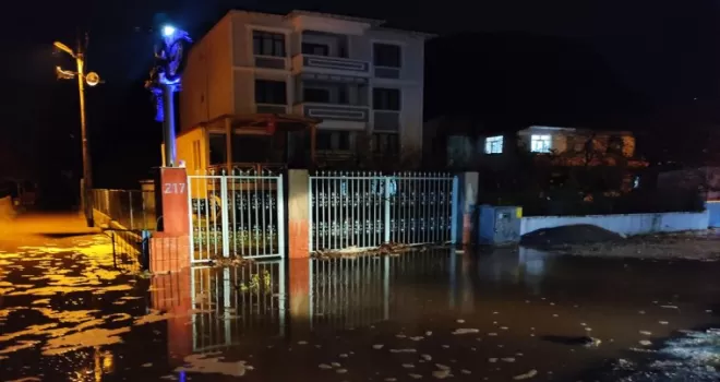 Kastamonu’da deniz taştı, sokaklar su altında kaldı