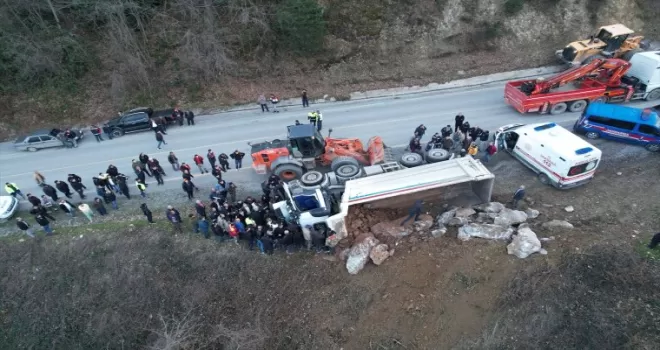 Kastamonu’da devrilen kamyonun sürücüsü öldü