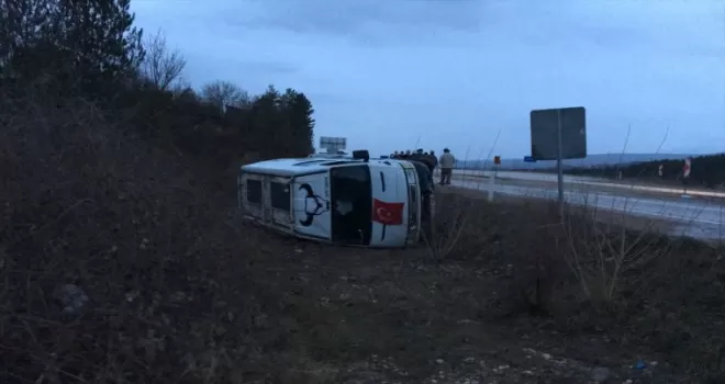 Kastamonu’da devrilen karavandaki 3 kişi yaralandı