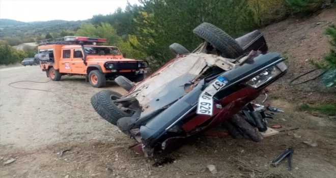Kastamonu'da devrilen otomobildeki 2 kişi yaralandı