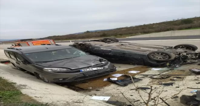 Kastamonu’da devrilen otomobilin sürücüsü yaralandı