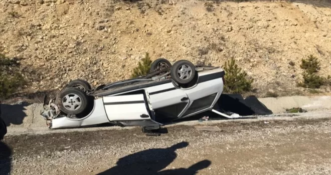 Kastamonu'da devrilen otomobilin sürücüsü yaralandı