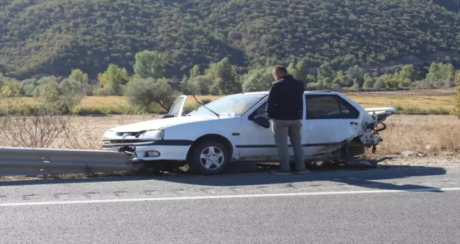 Kastamonu’da iki otomobilin çarpıştığı kazada karı koca yaralandı