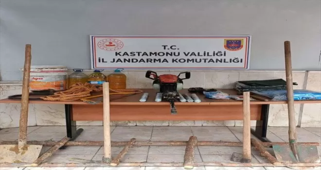 Kastamonu’da kaçak kazı yapan 5 kişi suçüstü yakalandı