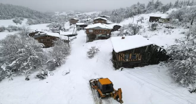 Kastamonu'da kar nedeniyle 13 köy yolu ulaşıma kapandı