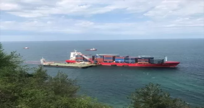 Kastamonu’da karaya oturan yük gemisinde çalışmalar devam ediyor
