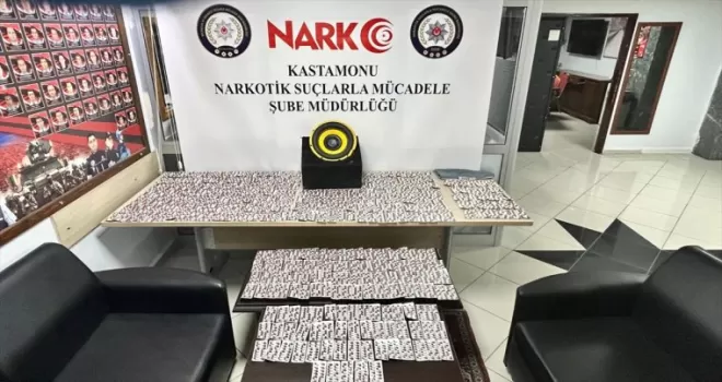 Kastamonu’da otomobilin hoparlöründe 5 bin 558 uyuşturucu hap ele geçirildi