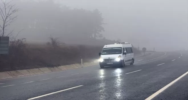 Kastamonu’da sis görüş mesafesini düşürdü
