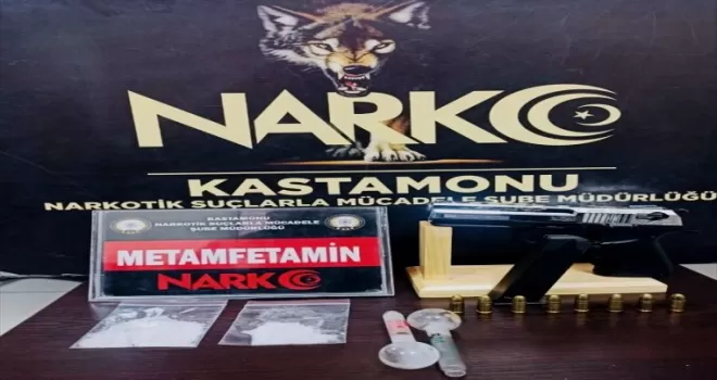 Kastamonu'da üzerinde uyuşturucu bulunan 3 kişi gözaltına alındı