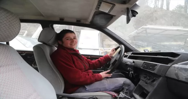 Kastamonulu Neslihan oto sanayi sitesinin “Kaportacı ablası“ oldu