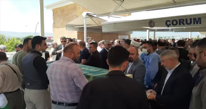 KKKA nedeniyle vefat eden ÇESOB Başkanı Recep Gür’ün eşi toprağa verildi