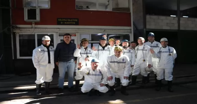 “Kömür karası eller“ enkazın karanlığında kalanları ışığa kavuşturdu