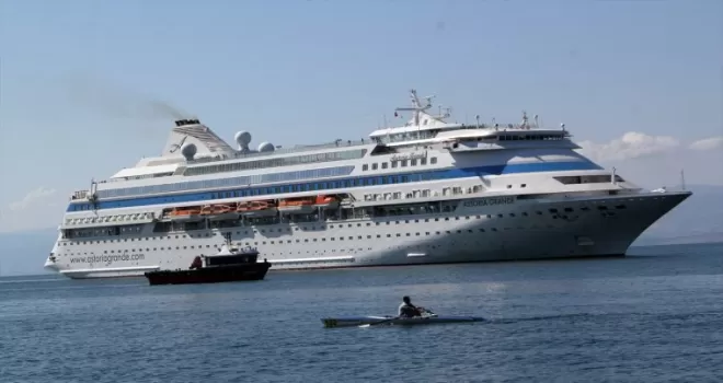 Kruvaziyer “Astoria Grande“ 899 yolcusuyla Sinop Limanı’na demirledi