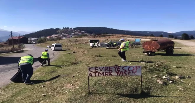 Kümbet Yaylası’nda yaklaşık 2 ton çöp toplandı