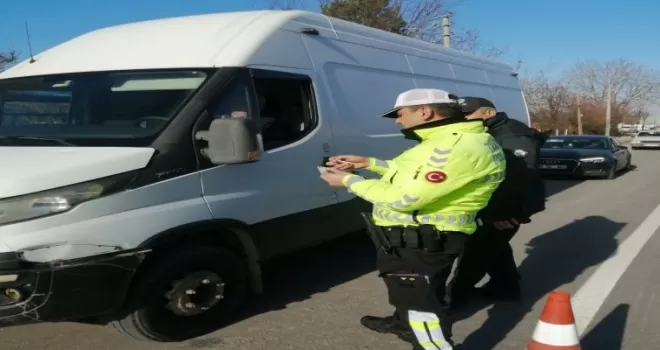 Laçin’de kış lastiği denetimi yapıldı
