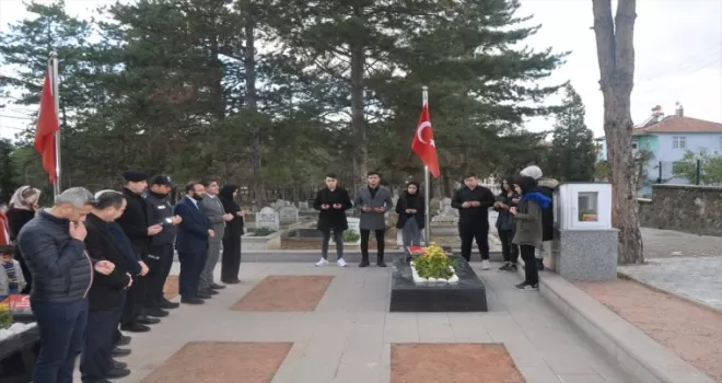 Laçin Kaymakamı Şimşek, şehit Aybüke öğretmenin kabrini ziyaret etti