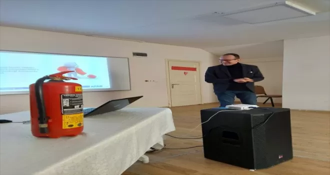 “Mahalle AFAD Gönülleri“ projesi kapsamında gönüllülere yangın eğitimi