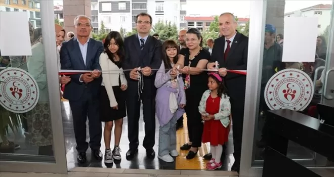 Merzifon’da BİLSEM öğrencileri resim sergisi açtı