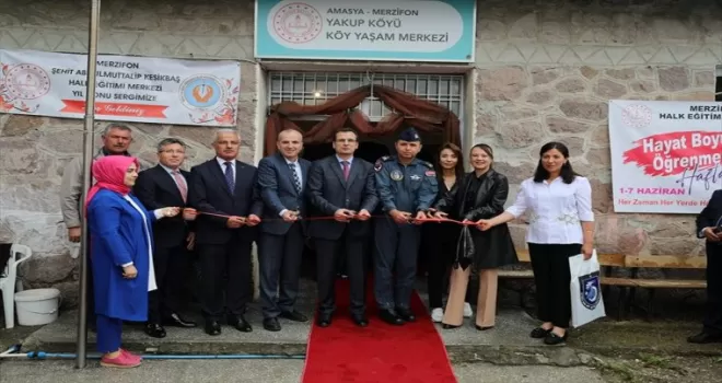 Merzifon’da kursiyerlerin yaptığı ürünler sergilendi