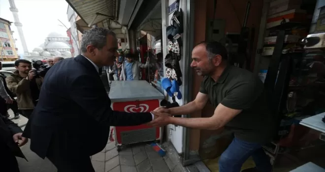 Milli Eğitim Bakanı Özer, Gürgentepe İlçe Başkanlığında konuştu: