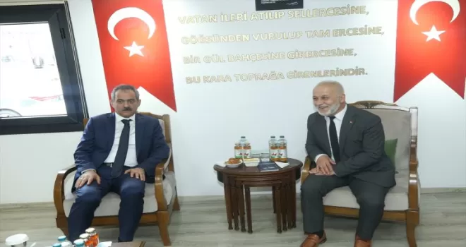 Milli Eğitim Bakanı Özer, Ordu’da şehit ve gazi derneklerini ziyaret etti: