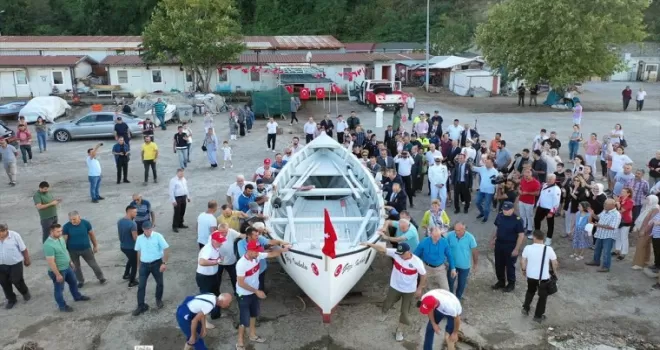 Milli Mücadele’nin simgesi İnebolu Denk Kayığı yeniden denizle buluştu